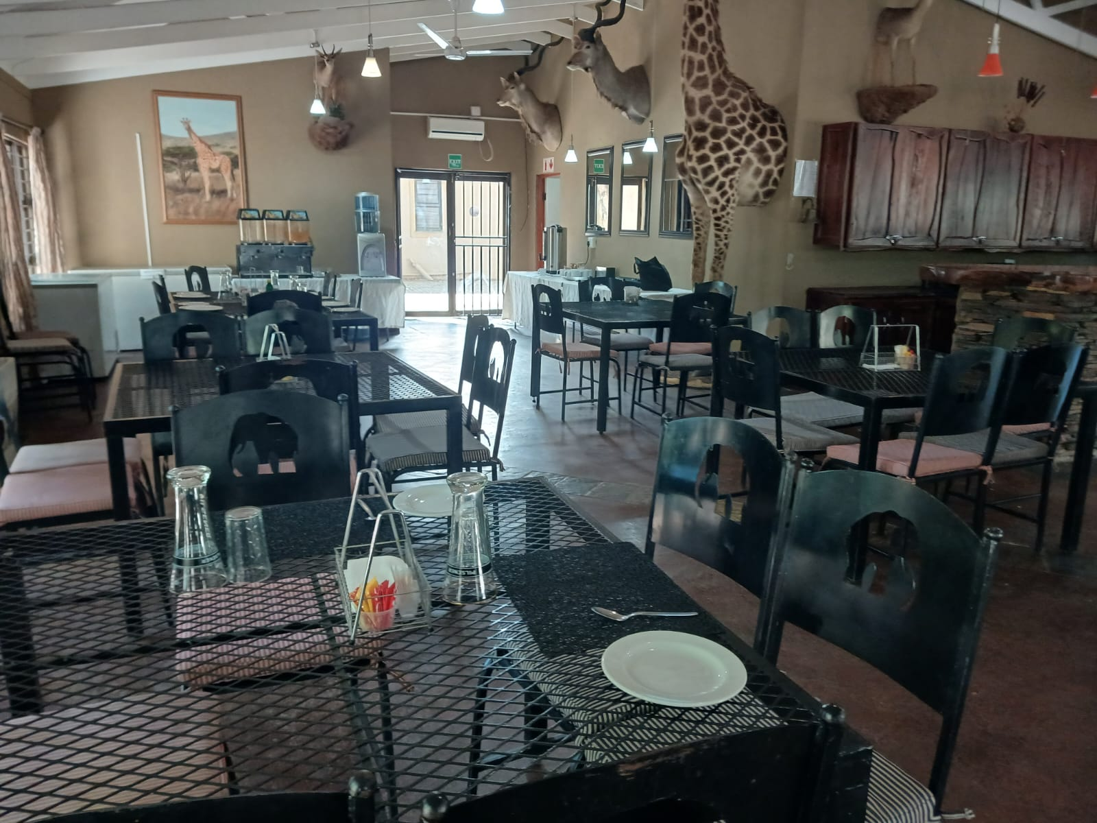 Dining hall with bushveld character
