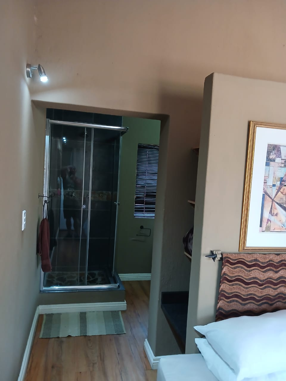 Bedroom with en-suite shower bathroom